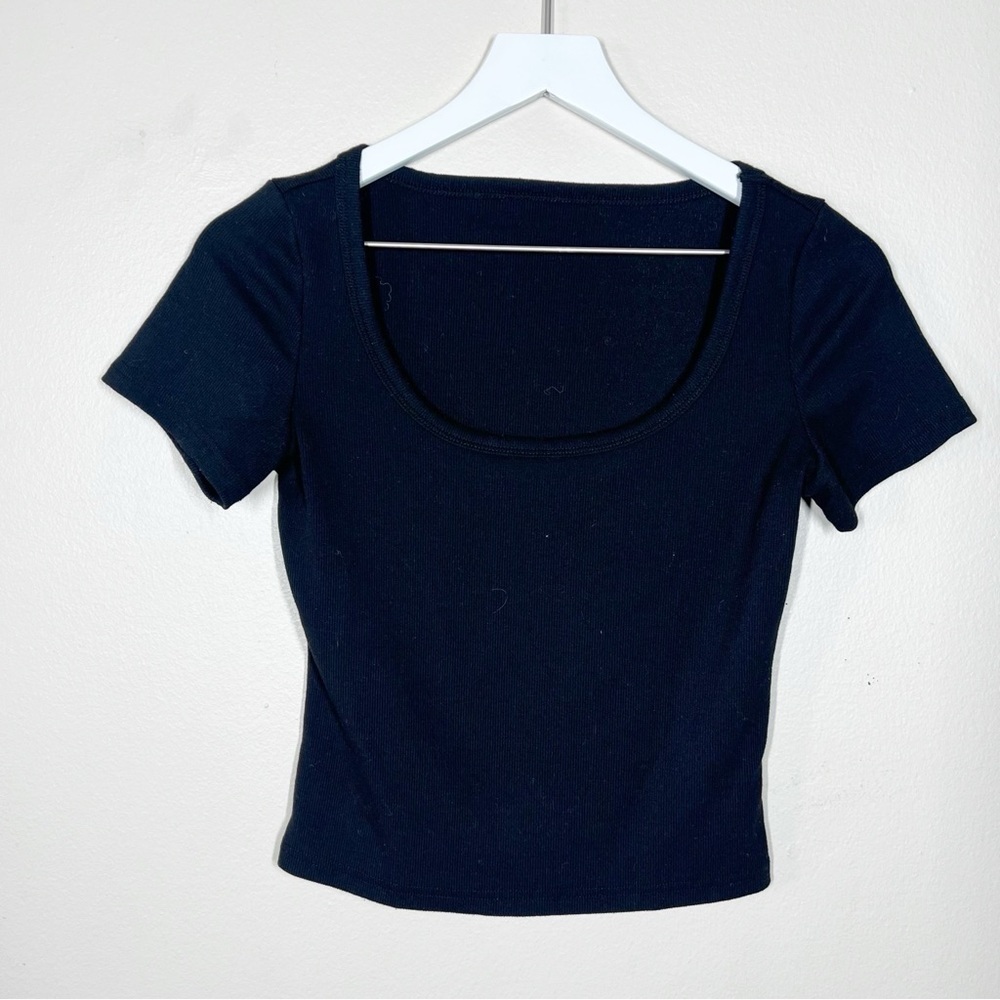 Dazy x StarSeries Black Ribbed Round neck short sleeve baby tee cropped black